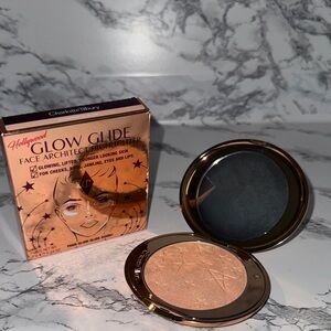 NWT Charlotte Tilbury glow glide highlighter: Champagne Glow
Never used